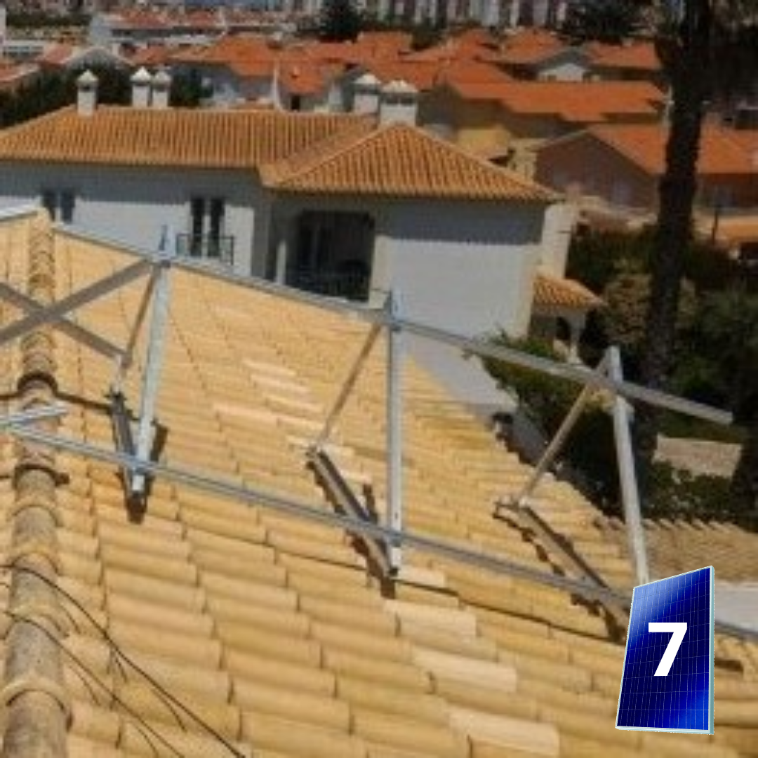 Kit com Triângulos e Gancho Salva-Telha para 7 Módulos